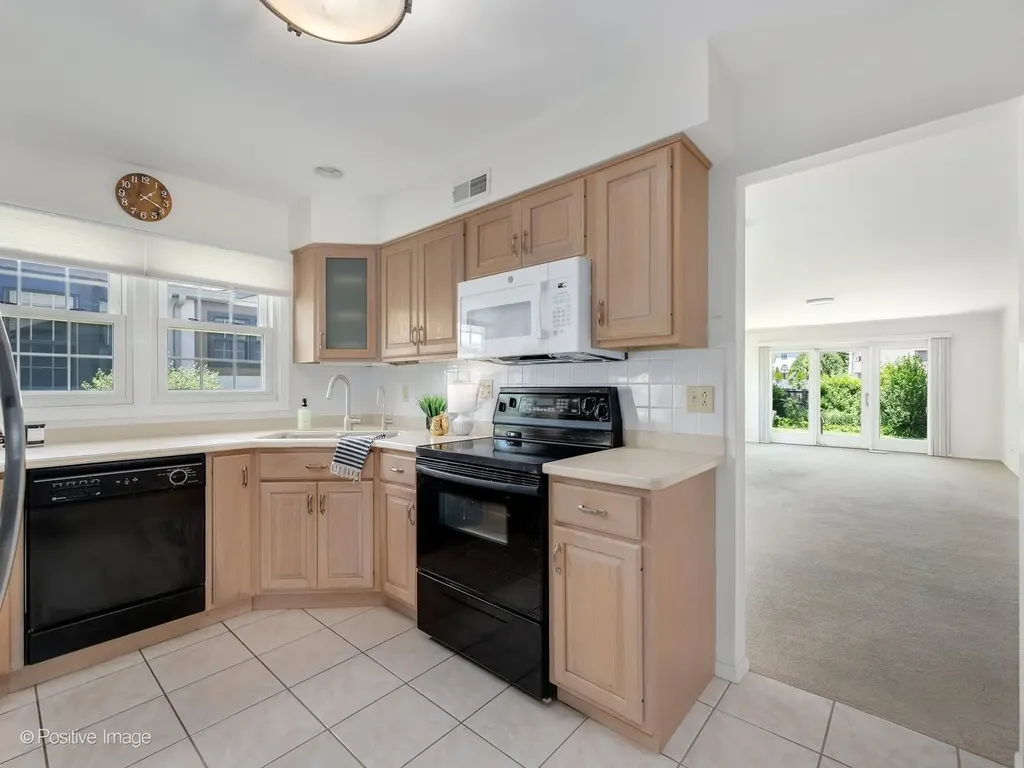 1039 Oakview Drive Wheaton IL 60187