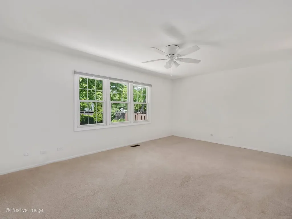1039 Oakview Drive Wheaton IL 60187