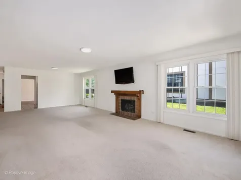 1039 Oakview Drive Wheaton IL 60187