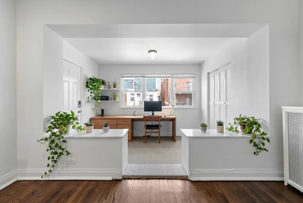 3739 North Wilton Avenue Chicago IL 60613