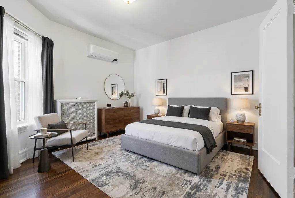 3739 North Wilton Avenue Chicago IL 60613