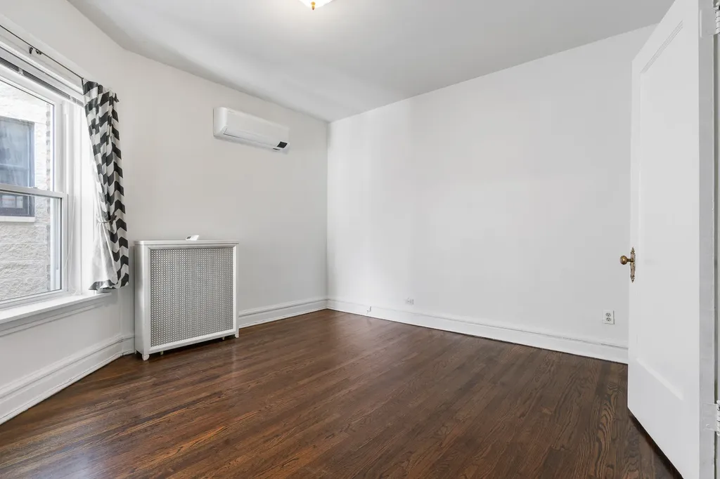 3739 North Wilton Avenue Chicago IL 60613