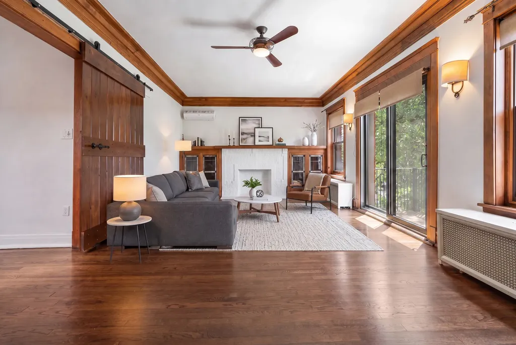 3739 North Wilton Avenue Chicago IL 60613