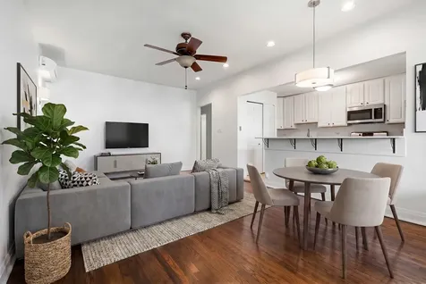 3739 North Wilton Avenue Chicago IL 60613