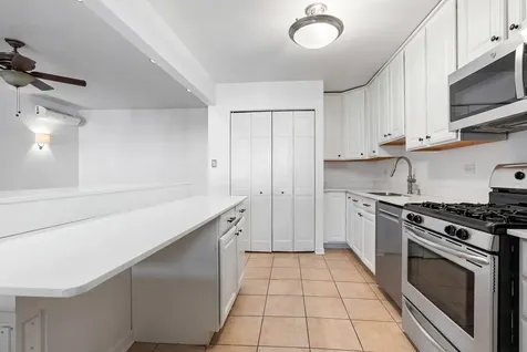 3739 North Wilton Avenue Chicago IL 60613