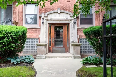 3739 North Wilton Avenue Chicago IL 60613
