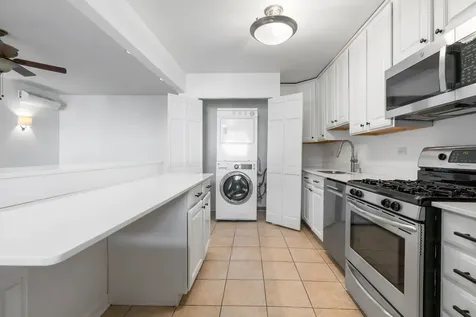 3739 North Wilton Avenue Chicago IL 60613