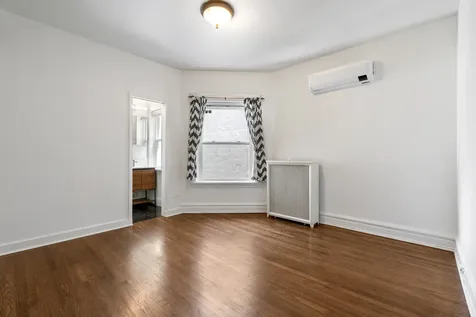 3739 North Wilton Avenue Chicago IL 60613