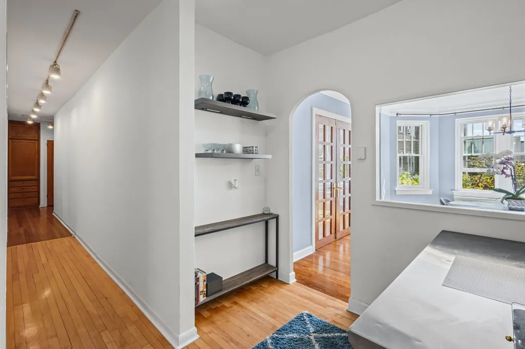 6334 North Sheridan Road Chicago IL 60660