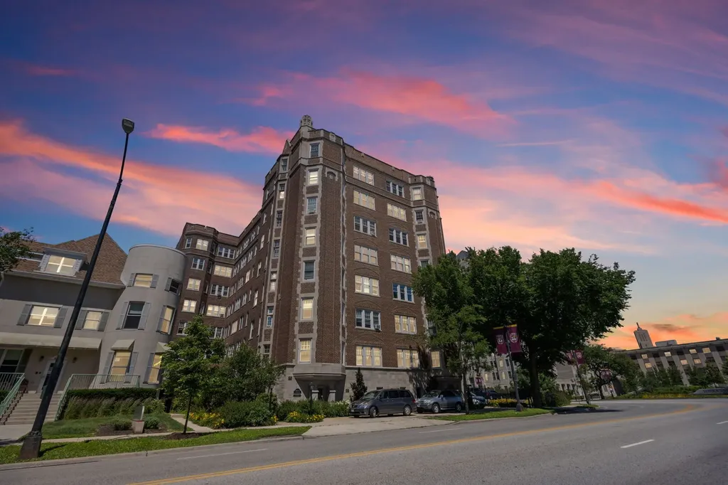 6334 North Sheridan Road Chicago IL 60660