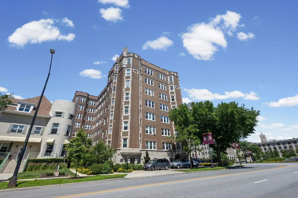 6334 North Sheridan Road Chicago IL 60660