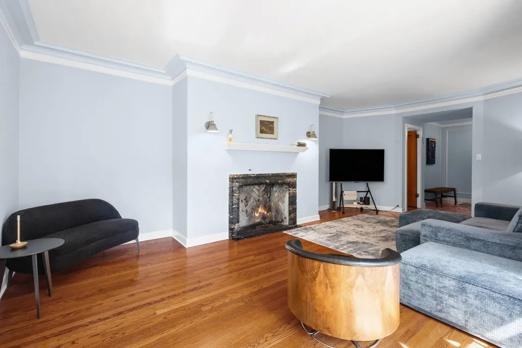 6334 North Sheridan Road Chicago IL 60660