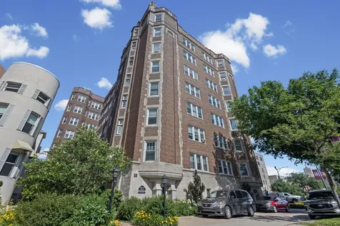 6334 North Sheridan Road Chicago IL 60660
