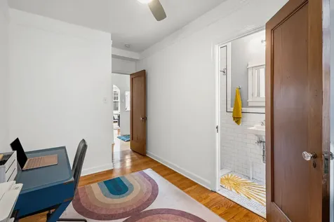 6334 North Sheridan Road Chicago IL 60660