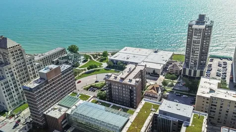 6334 North Sheridan Road Chicago IL 60660