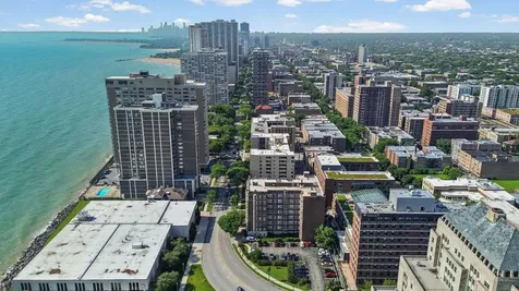 6334 North Sheridan Road Chicago IL 60660