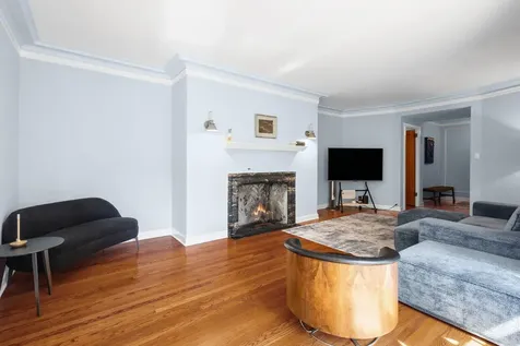 6334 North Sheridan Road Chicago IL 60660