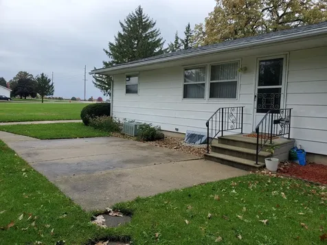 728 North 2853rd Road Utica IL 61373