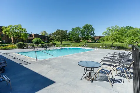 617 Limerick Lane Schaumburg IL 60193