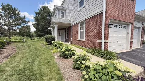 406 Pine Lake Circle Vernon Hills IL 60061