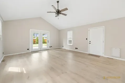 228 Raymond Avenue Barrington IL 60010
