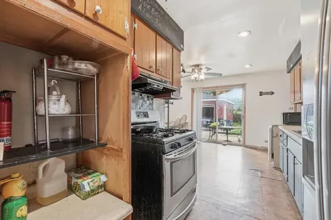 15342 Dobson Avenue South Holland IL 60473