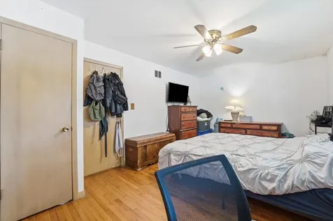 15342 Dobson Avenue South Holland IL 60473