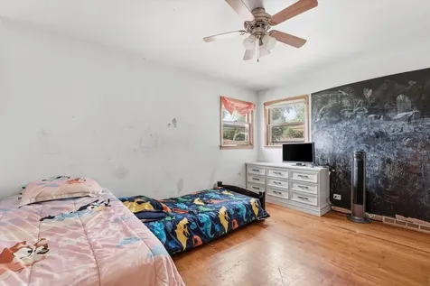 15342 Dobson Avenue South Holland IL 60473