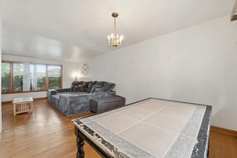 15342 Dobson Avenue South Holland IL 60473
