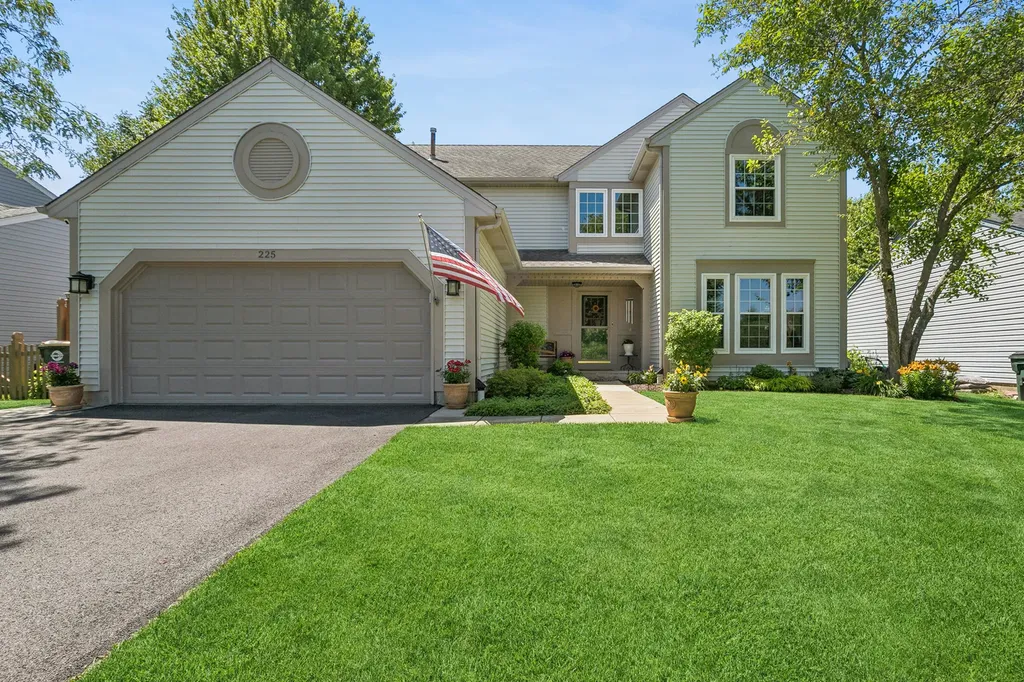 225 East Brittany Lane Hainesville IL 60030
