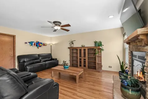 225 East Brittany Lane Hainesville IL 60030