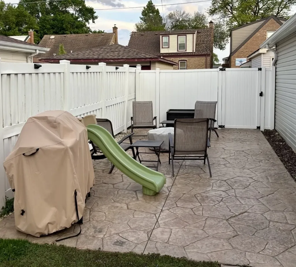 3855 West 109th Place Chicago IL 60655