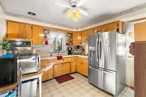 11043 Boeger Court Westchester IL 60154