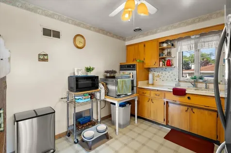 11043 Boeger Court Westchester IL 60154