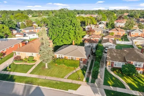 11043 Boeger Court Westchester IL 60154