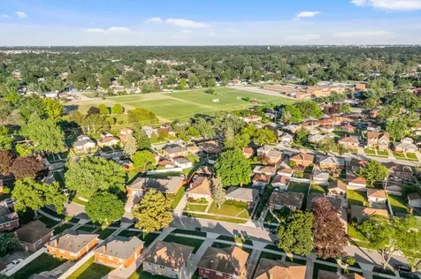 11043 Boeger Court Westchester IL 60154