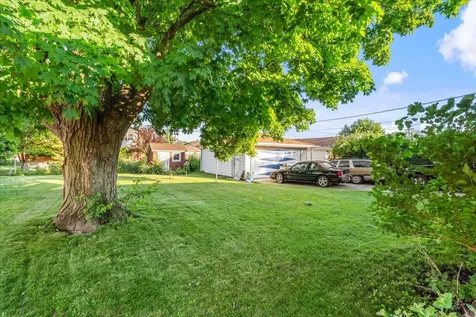 11043 Boeger Court Westchester IL 60154
