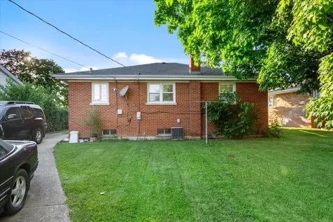 11043 Boeger Court Westchester IL 60154