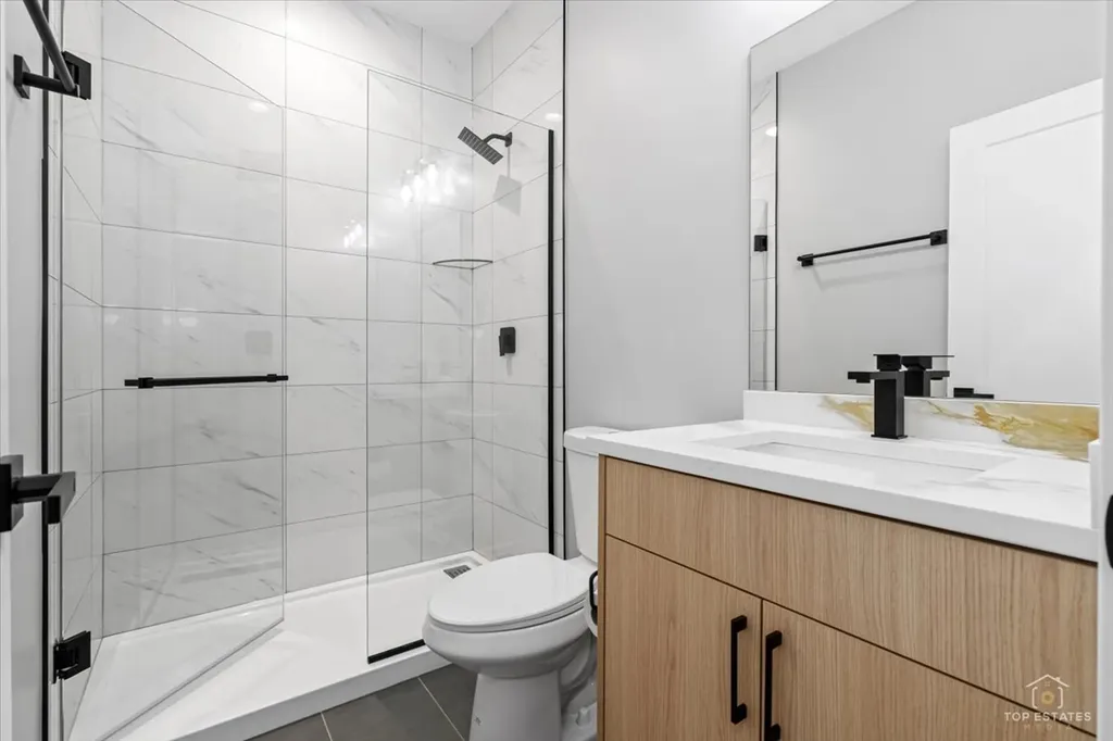 5228 South Mason Avenue Chicago IL 60638