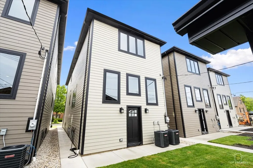 5228 South Mason Avenue Chicago IL 60638