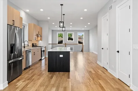 5228 South Mason Avenue Chicago IL 60638