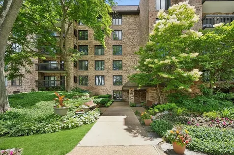 3741 Mission Hills Road Northbrook IL 60062