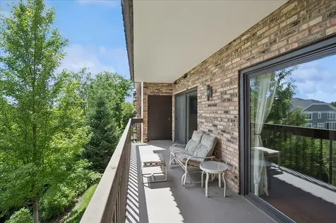3741 Mission Hills Road Northbrook IL 60062