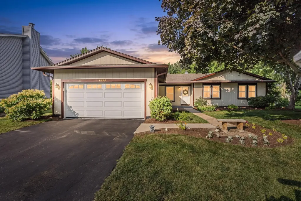 1526 Sycamore Lane Aurora IL 60504