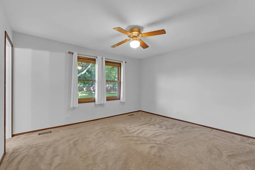 1526 Sycamore Lane Aurora IL 60504