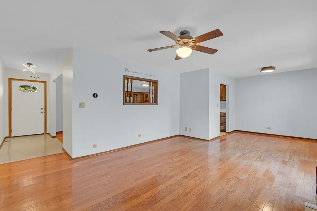 1526 Sycamore Lane Aurora IL 60504