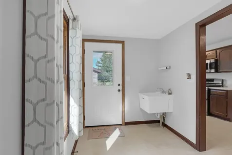 1526 Sycamore Lane Aurora IL 60504