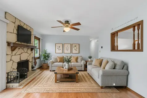 1526 Sycamore Lane Aurora IL 60504