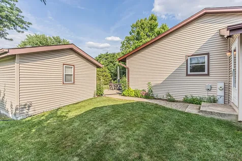 1526 Sycamore Lane Aurora IL 60504