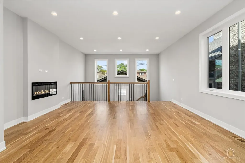 5330 South Mason Avenue Chicago IL 60638